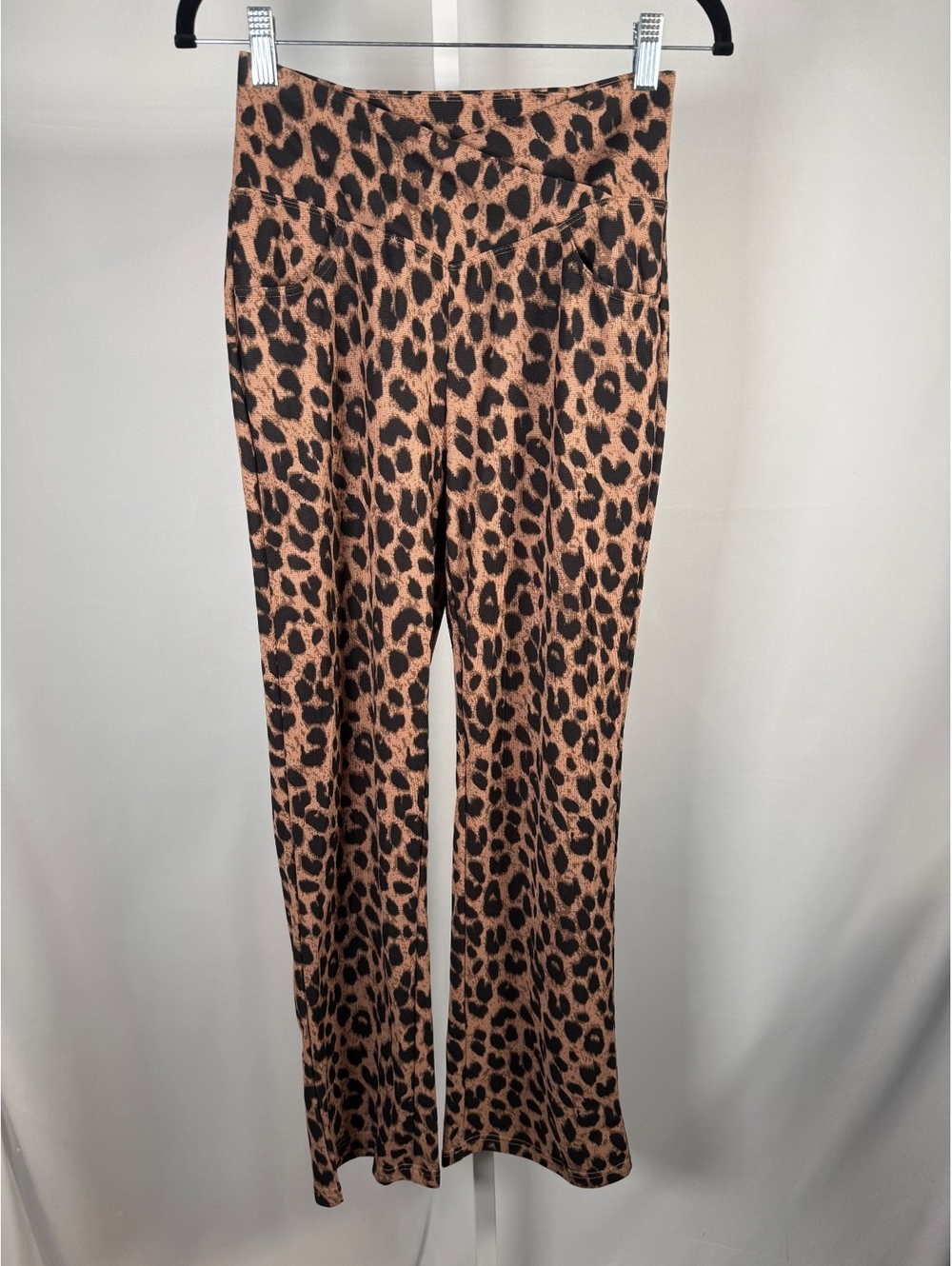 Halara High Waisted Crossover Leopard Print Waffle Pants Noir Safari Size Small - Picture 3 of 9